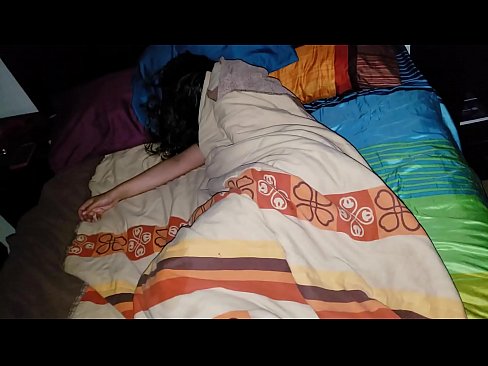 ❤️ Nevlastní syn buzeruje svou mladou nevlastní matku, zatímco ona spí. ️ Sex video u nás cs.pornsexer.ru ❌️